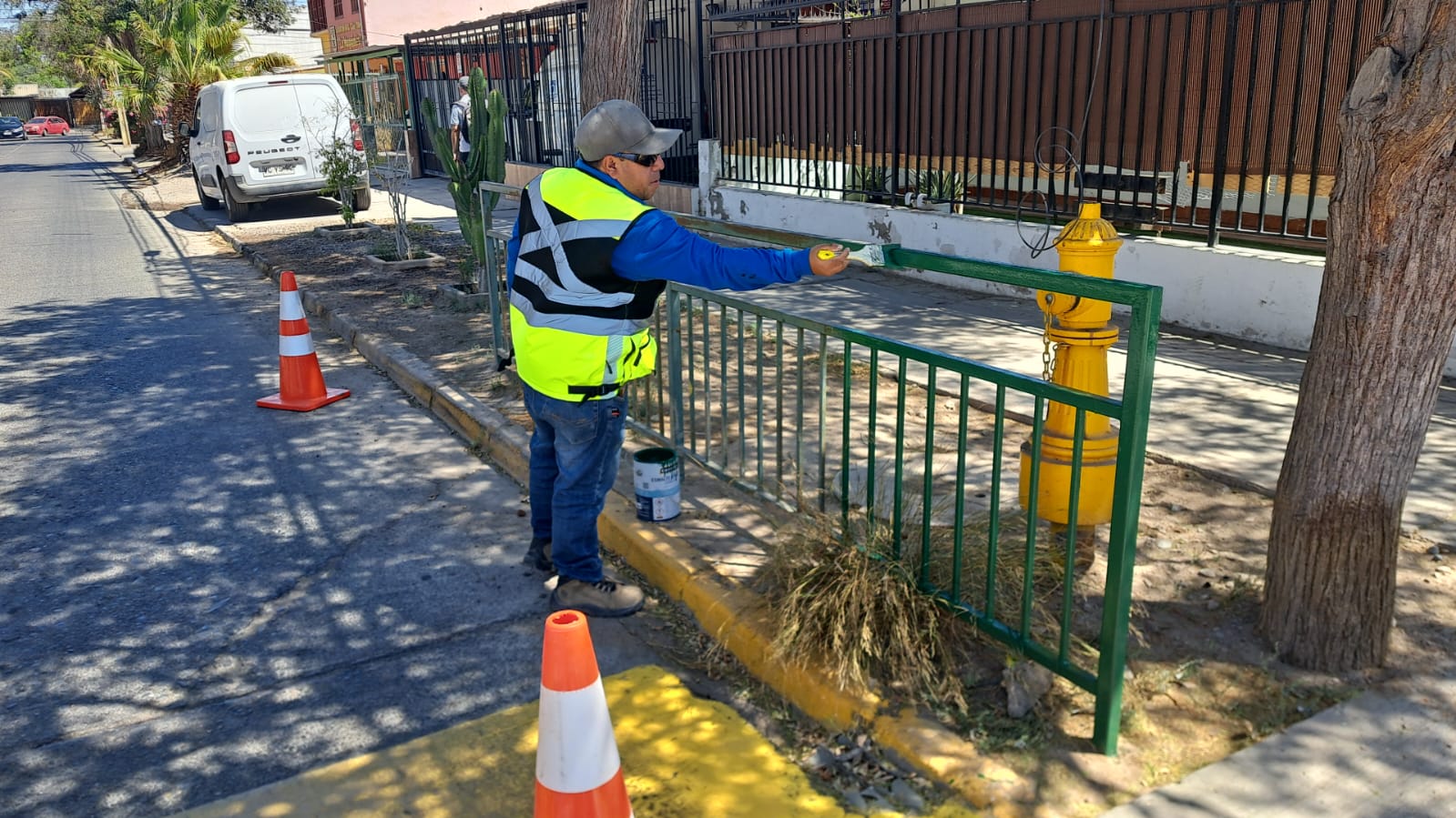 Más de 76 letreros “No botar basura” y 178 metros de vallas peatonales ...